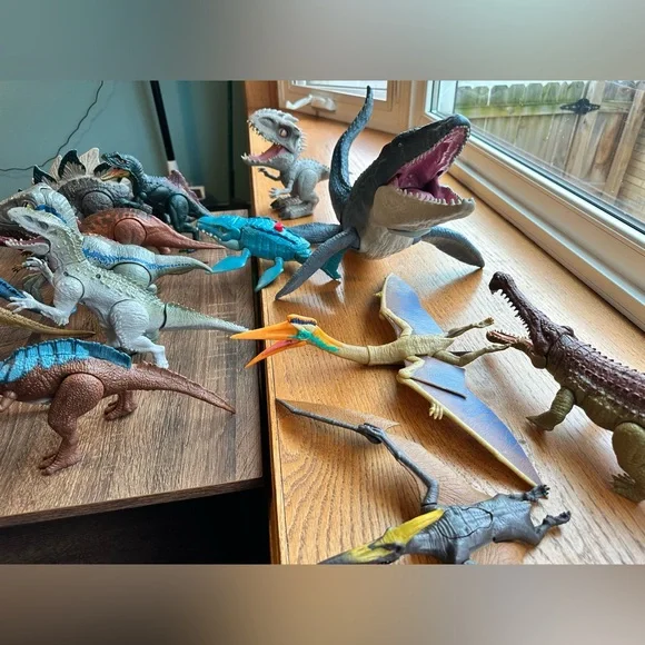 Jurassic World Set Of 33 Dinosaurs - Picture 7 of 13